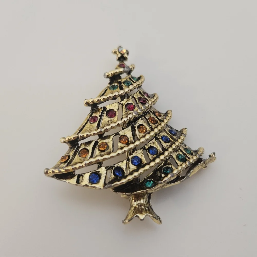 Vintage Christmas tree rhinestone brooch/ pin